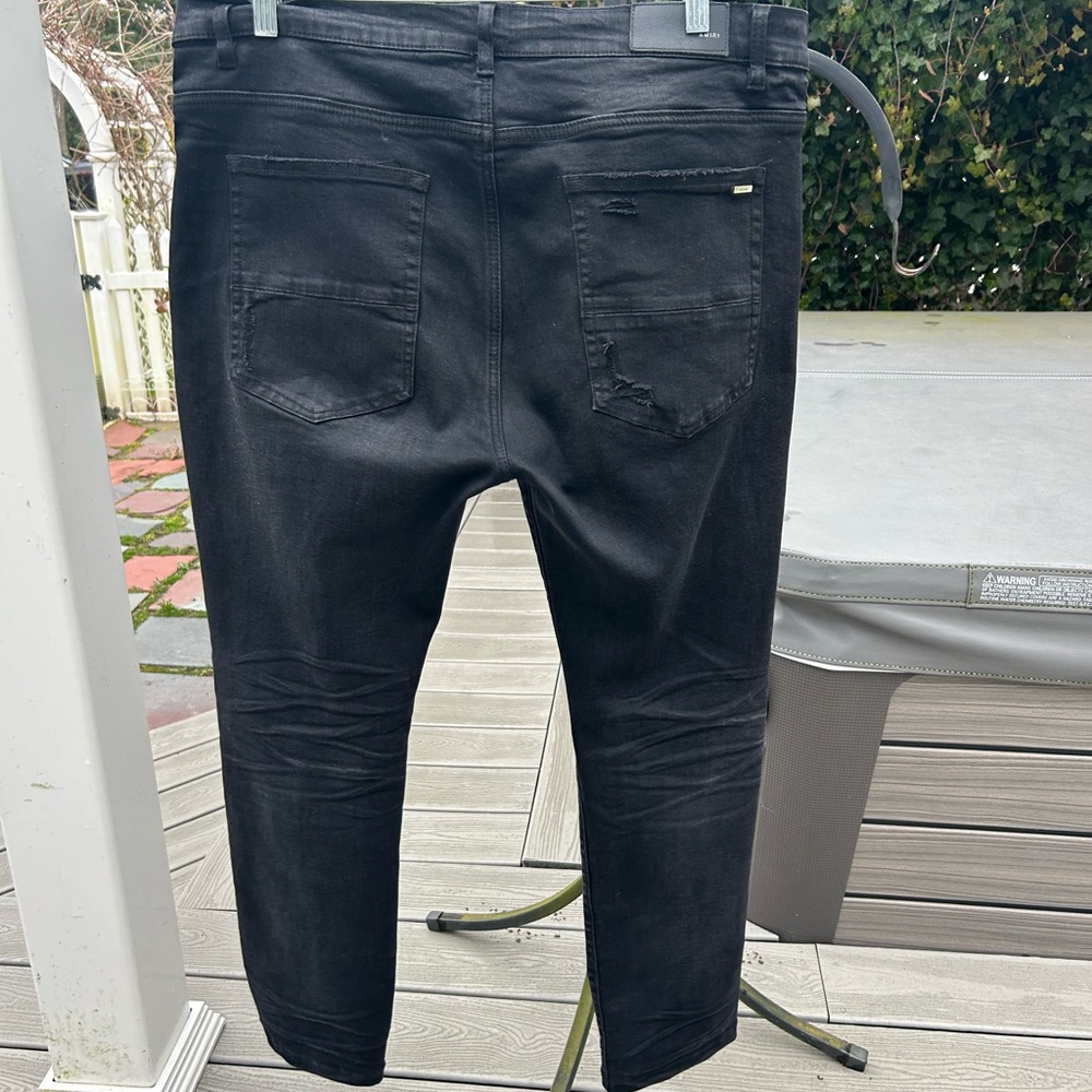 ๐ฆ Amiri Distressed Ripped Jeans - Picture 10 of 17
